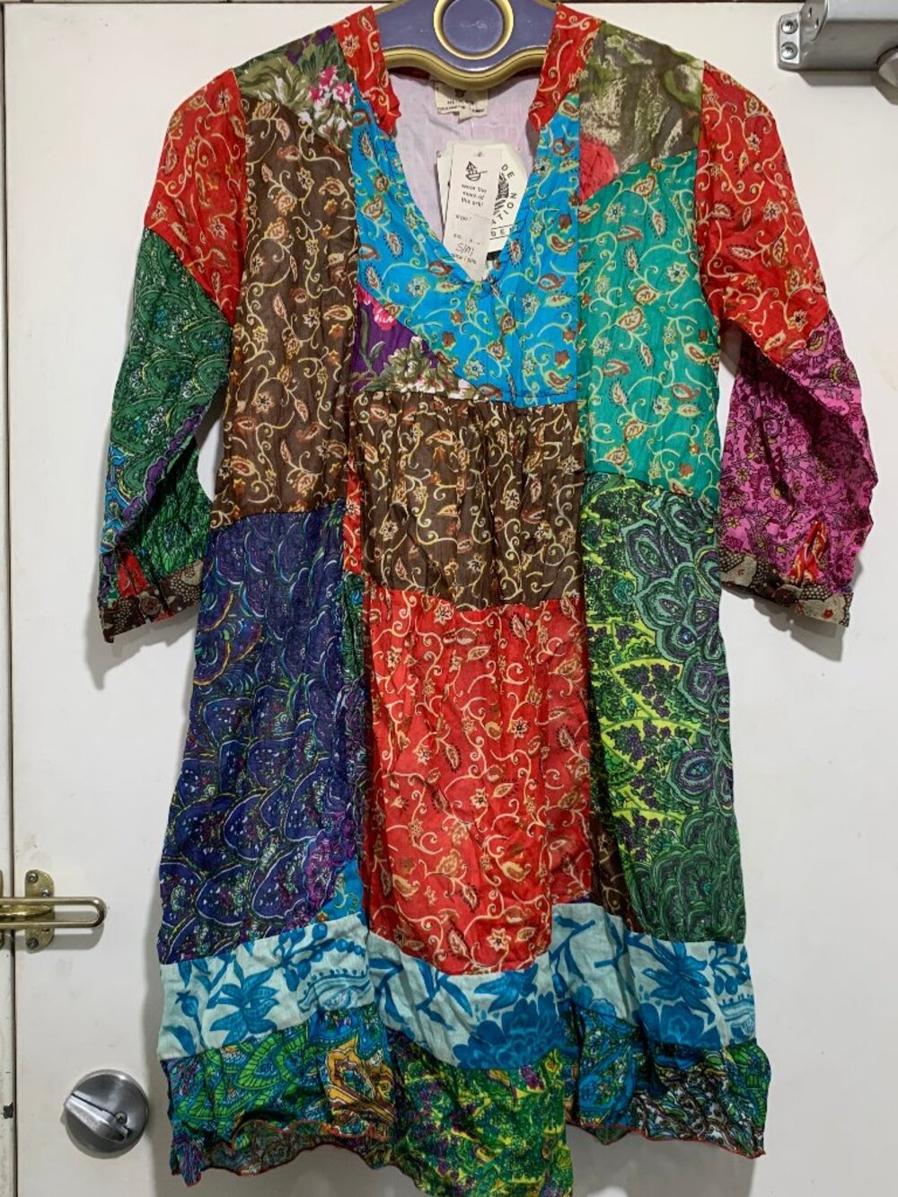 NEW ARK IMPORTS V-NECK PATCHWORK FLORAL DRESSES SIZE SM